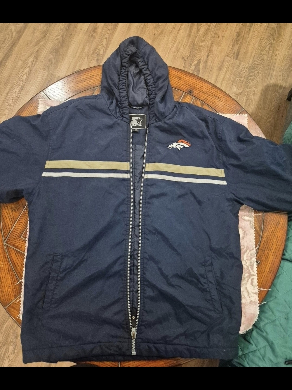 STARTER Navy Hooded Puffer Jacket with Stripe and Team Patch